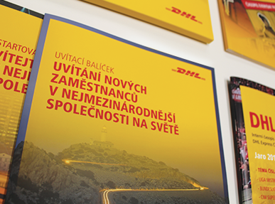 Soubor tiskovin pro společnost DHL - brožury, složky, firemní časopis pro zaměstnance